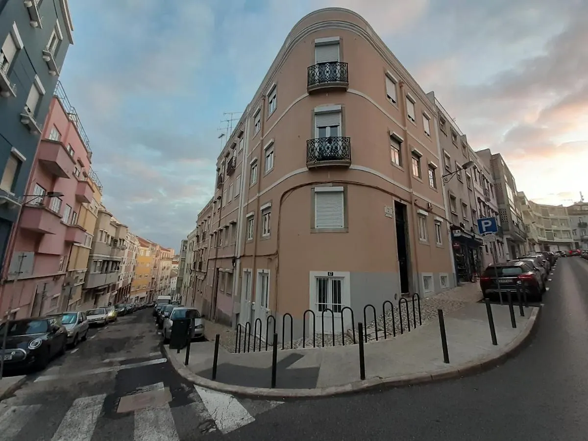 Cozy Flat In Arroios Daire Lisboa